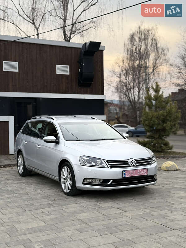 Універсал Volkswagen Passat 2012 в Тячеві