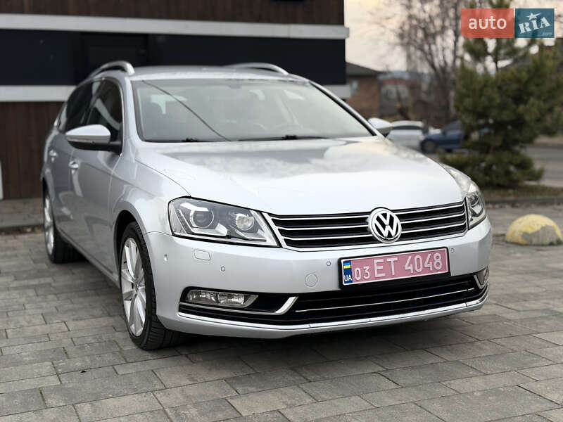 Універсал Volkswagen Passat 2012 в Тячеві