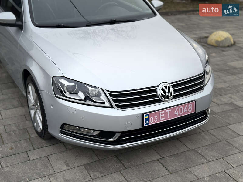 Універсал Volkswagen Passat 2012 в Тячеві