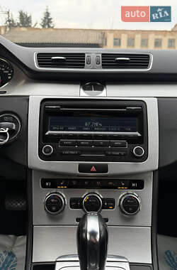 Універсал Volkswagen Passat 2012 в 