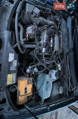 Седан Volkswagen Passat 1992 в 