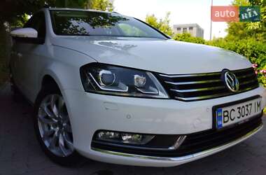 Універсал Volkswagen Passat 2012 в Львові