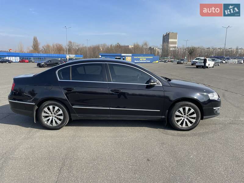 Седан Volkswagen Passat 2010 в Києві