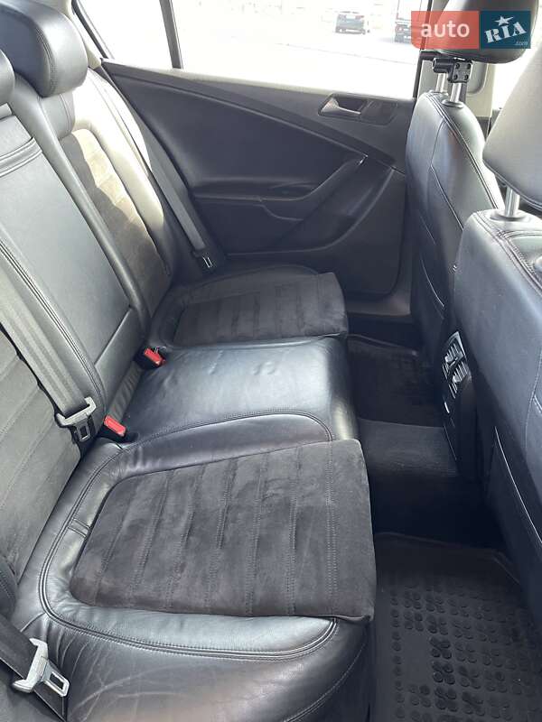 Седан Volkswagen Passat 2010 в Києві