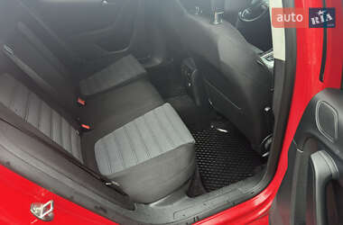 Универсал Volkswagen Passat 2012 в 