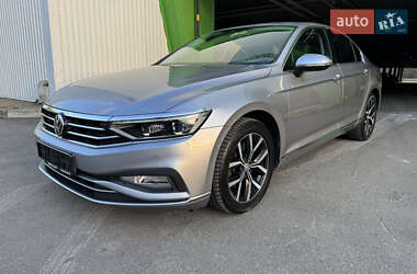 Седан Volkswagen Passat 2019 в 