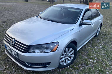 Седан Volkswagen Passat 2013 в Києві