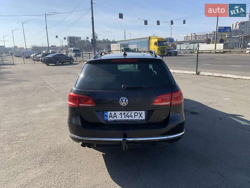 Универсал Volkswagen Passat 2012 в Киеве