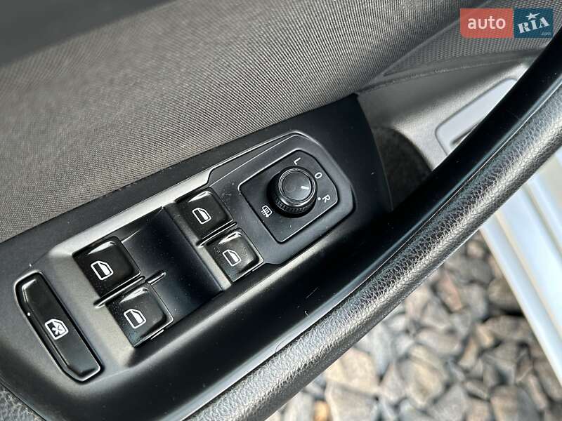 Універсал Volkswagen Passat 2017 в Рівному