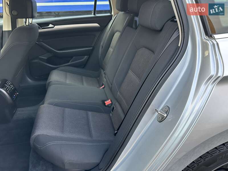 Універсал Volkswagen Passat 2017 в Рівному