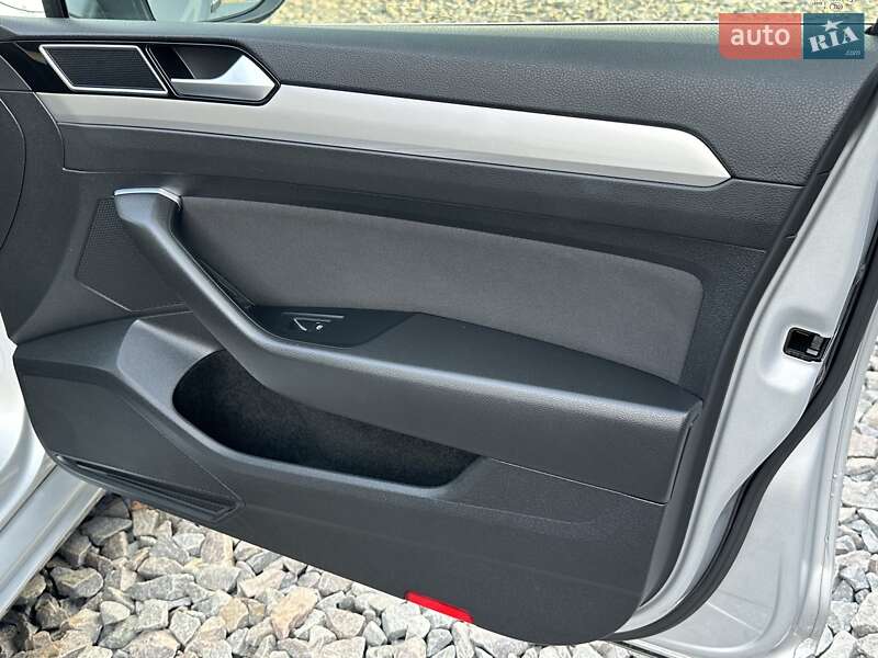 Універсал Volkswagen Passat 2017 в Рівному