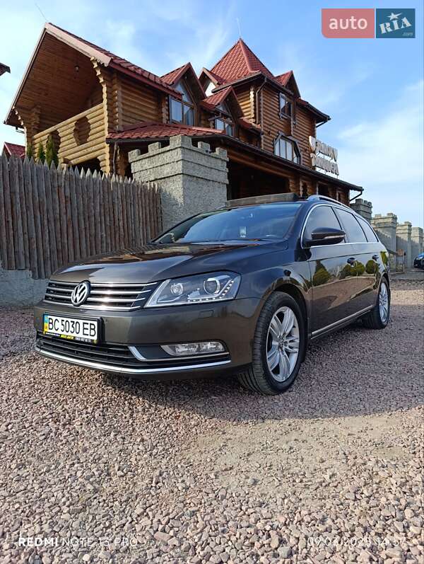 Універсал Volkswagen Passat 2012 в Самборі