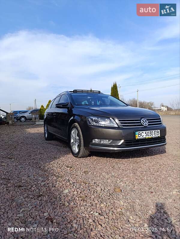 Універсал Volkswagen Passat 2012 в Самборі