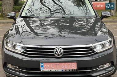 Седан Volkswagen Passat 2017 в 