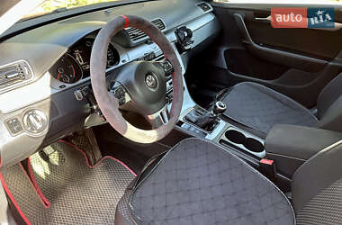 Универсал Volkswagen Passat 2011 в 