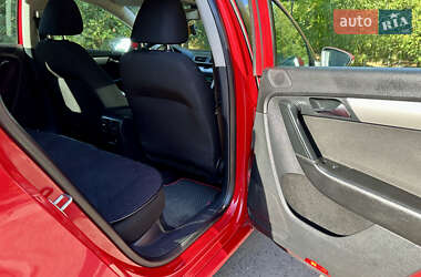 Универсал Volkswagen Passat 2011 в 