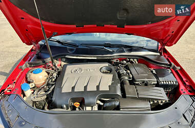 Универсал Volkswagen Passat 2011 в 