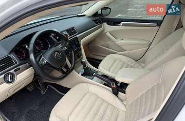 Седан Volkswagen Passat 2016 в Киеве