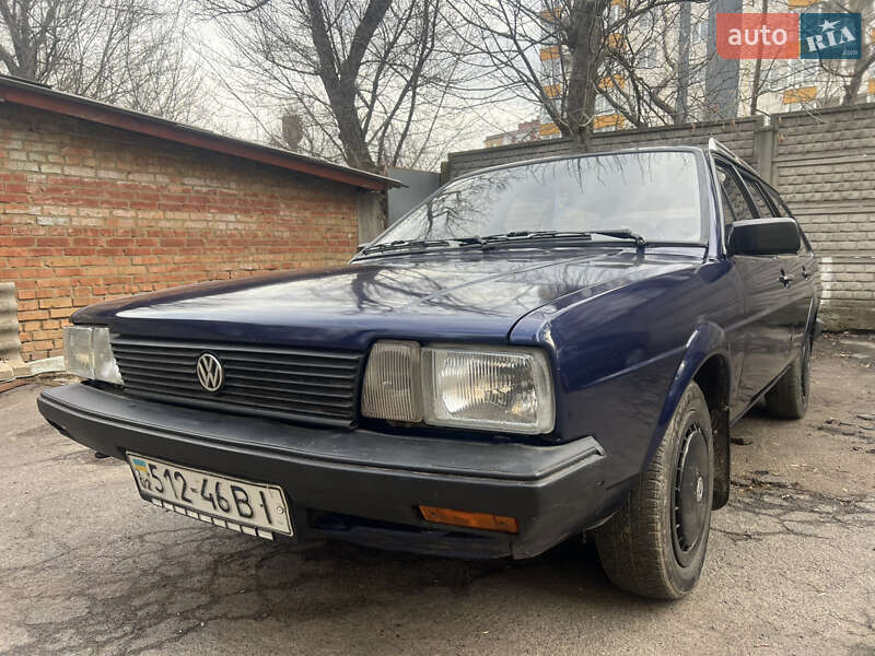 Універсал Volkswagen Passat 1982 в 