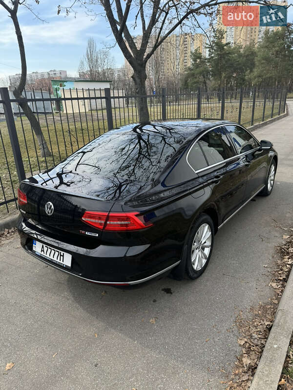 Седан Volkswagen Passat 2017 в Киеве