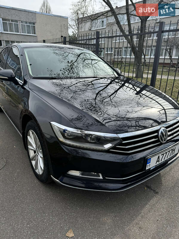Седан Volkswagen Passat 2017 в Киеве