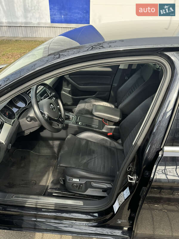 Седан Volkswagen Passat 2017 в Киеве