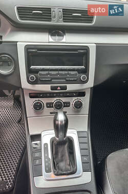 Седан Volkswagen Passat 2012 в 