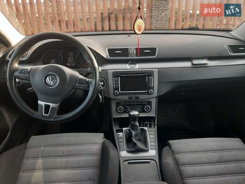 Универсал Volkswagen Passat 2011 в Ровно