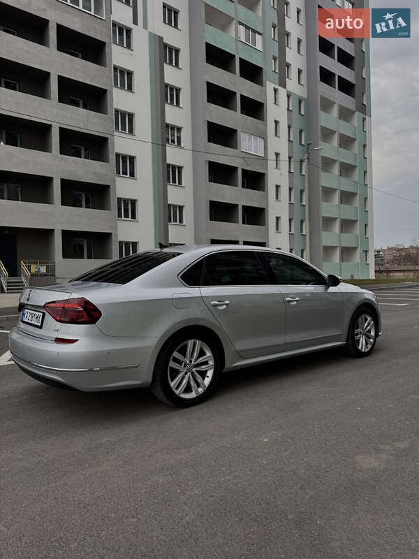 Седан Volkswagen Passat 2018 в Києві