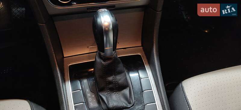 Седан Volkswagen Passat 2014 в Шепетівці