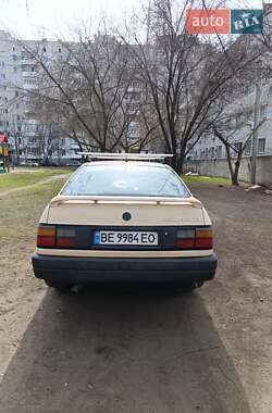 Седан Volkswagen Passat 1992 в 