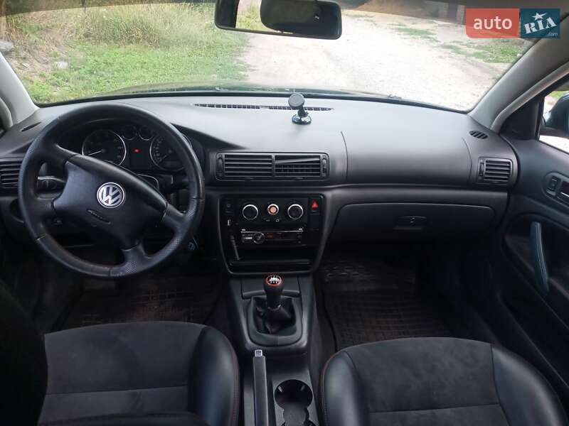 Седан Volkswagen Passat 2005 в Ананьеве