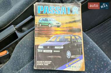 Универсал Volkswagen Passat 1994 в 