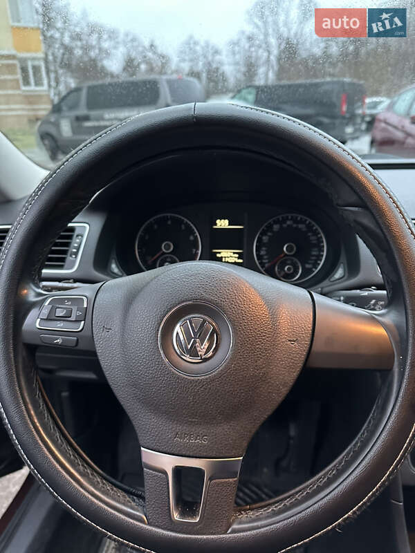 Седан Volkswagen Passat 2014 в Киеве фото 8 Седан Volkswagen Passat 2014 в Киеве