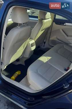 Седан Volkswagen Passat 2012 в Киеве