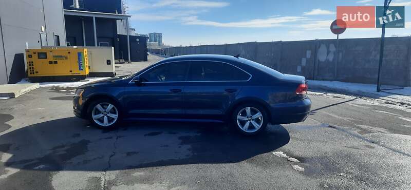 Седан Volkswagen Passat 2012 в Киеве