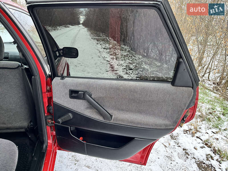 Седан Volkswagen Passat 1989 в Києві