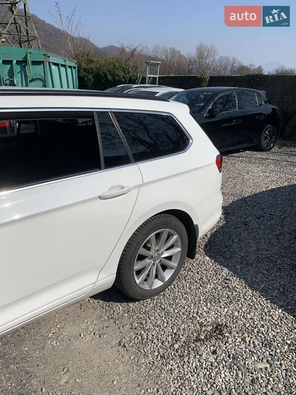 Универсал Volkswagen Passat 2017 в Киеве фото 15 Универсал Volkswagen Passat 2017 в Киеве