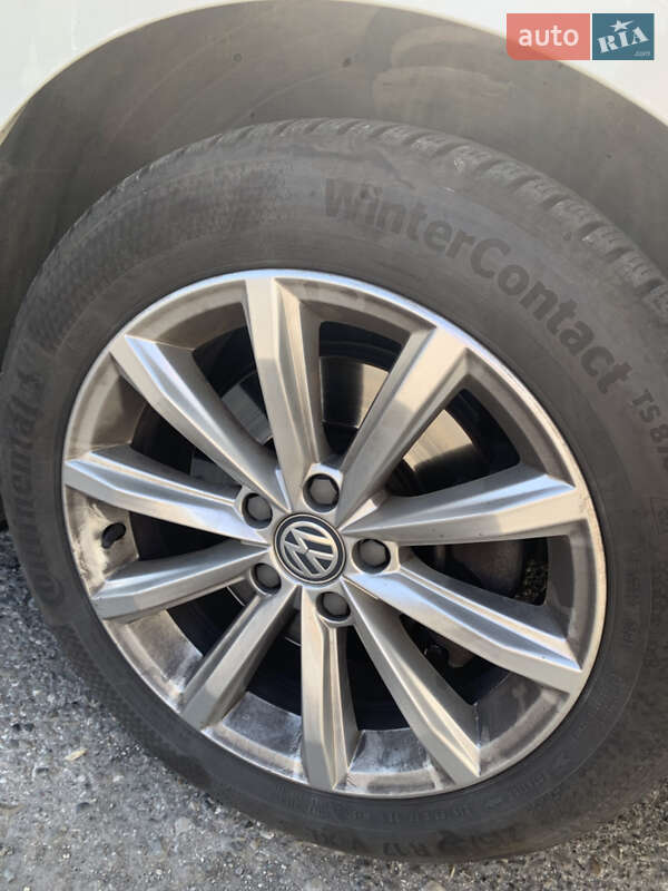 Универсал Volkswagen Passat 2017 в Киеве фото 19 Универсал Volkswagen Passat 2017 в Киеве