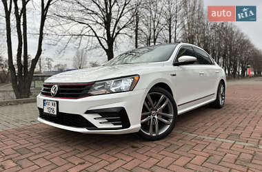 Седан Volkswagen Passat 2015 в Хмельницком