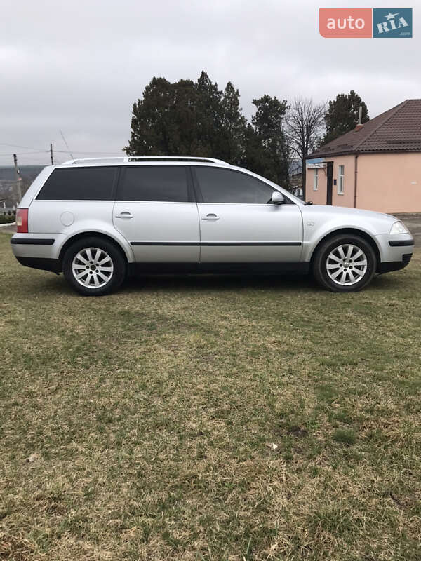 Універсал Volkswagen Passat 2001 в Окнах