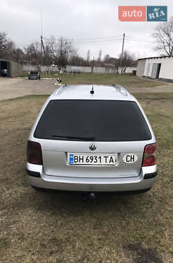 Універсал Volkswagen Passat 2001 в 