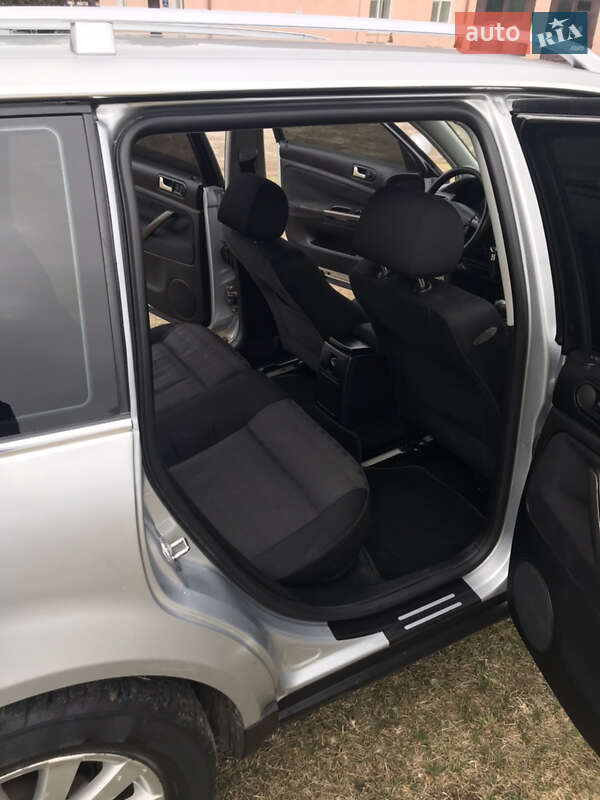 Універсал Volkswagen Passat 2001 в Окнах