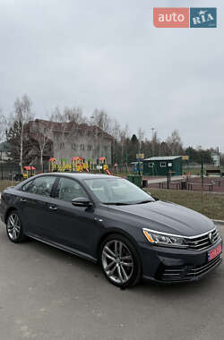 Седан Volkswagen Passat 2017 в 