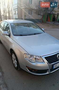 Седан Volkswagen Passat 2006 в Каменском
