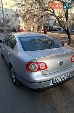 Седан Volkswagen Passat 2006 в Каменском