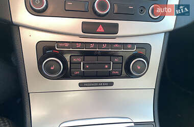 Универсал Volkswagen Passat 2011 в 
