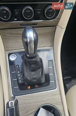 Седан Volkswagen Passat 2017 в 