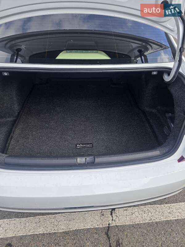 Седан Volkswagen Passat 2017 в Киеве фото 17 Седан Volkswagen Passat 2017 в Киеве