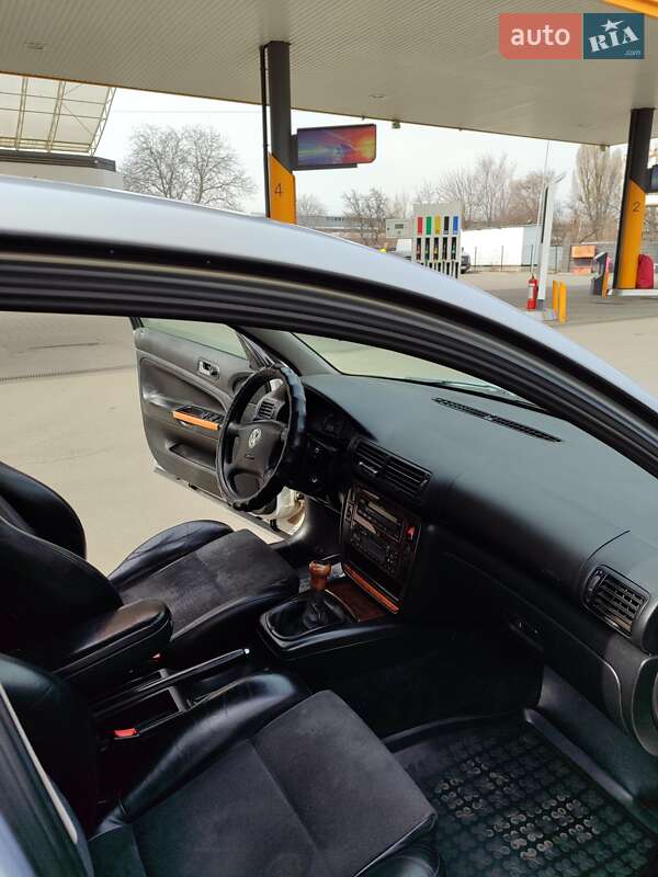 Седан Volkswagen Passat 1998 в Дніпрі